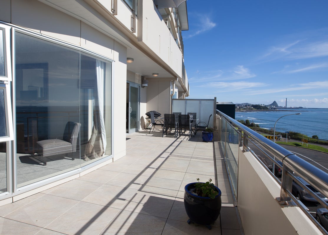 9/4 Buller Street, New Plymouth, New Plymouth - Carousel 1