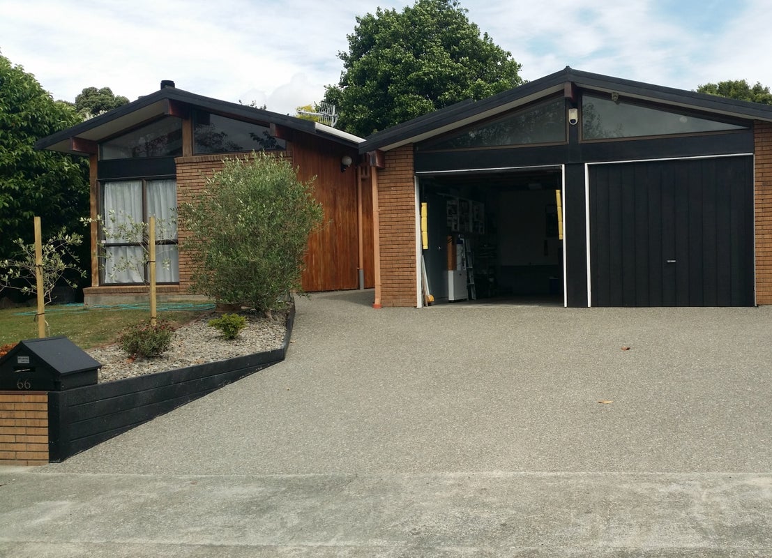66 Buick Crescent, Awapuni, Palmerston North - Carousel 1
