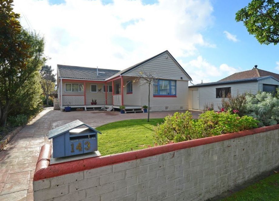 143 Oxford Terrace, Epuni, Lower Hutt - Carousel 1