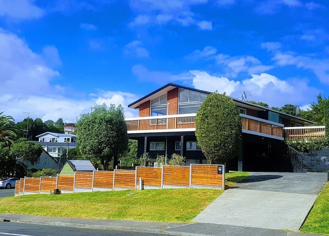 49 Aotearoa Terrace, Murrays Bay, Auckland - Carousel 1