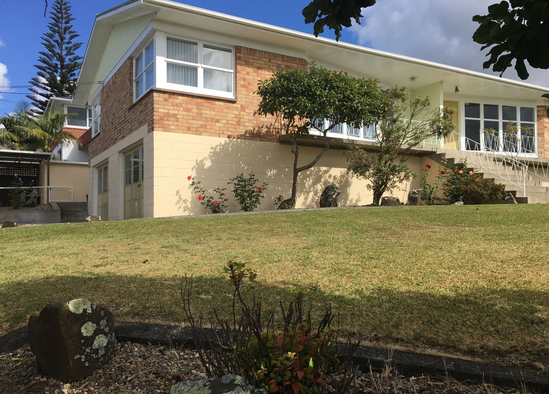 1/36 Jaemont Avenue, Te Atatu South, Auckland - Carousel 1