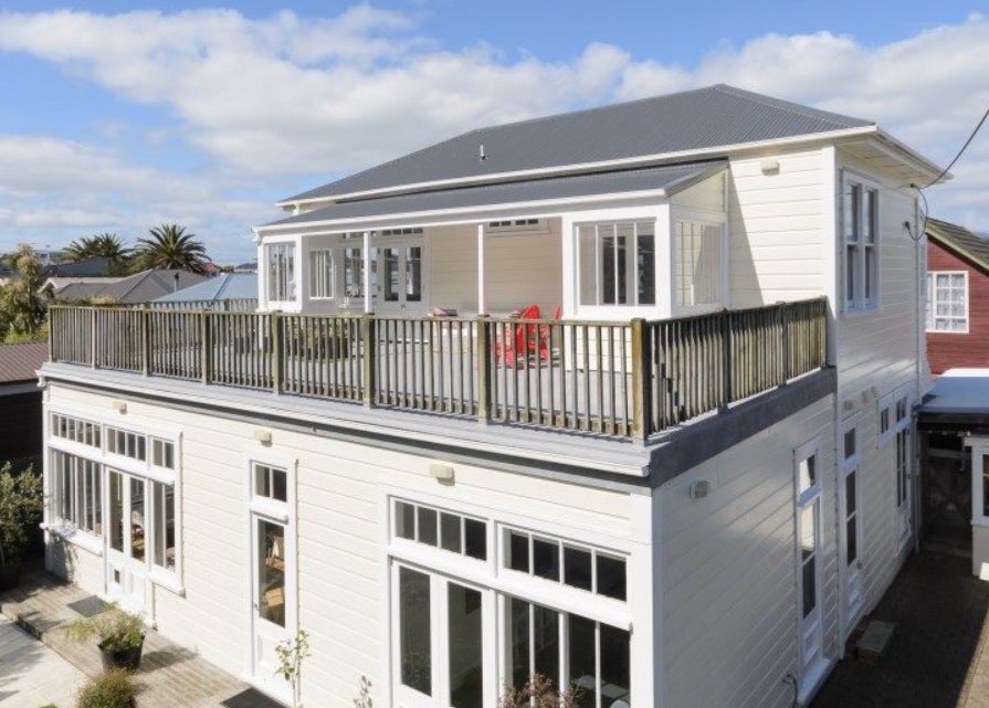 154 Queens Drive, Lyall Bay, Wellington - Carousel 1
