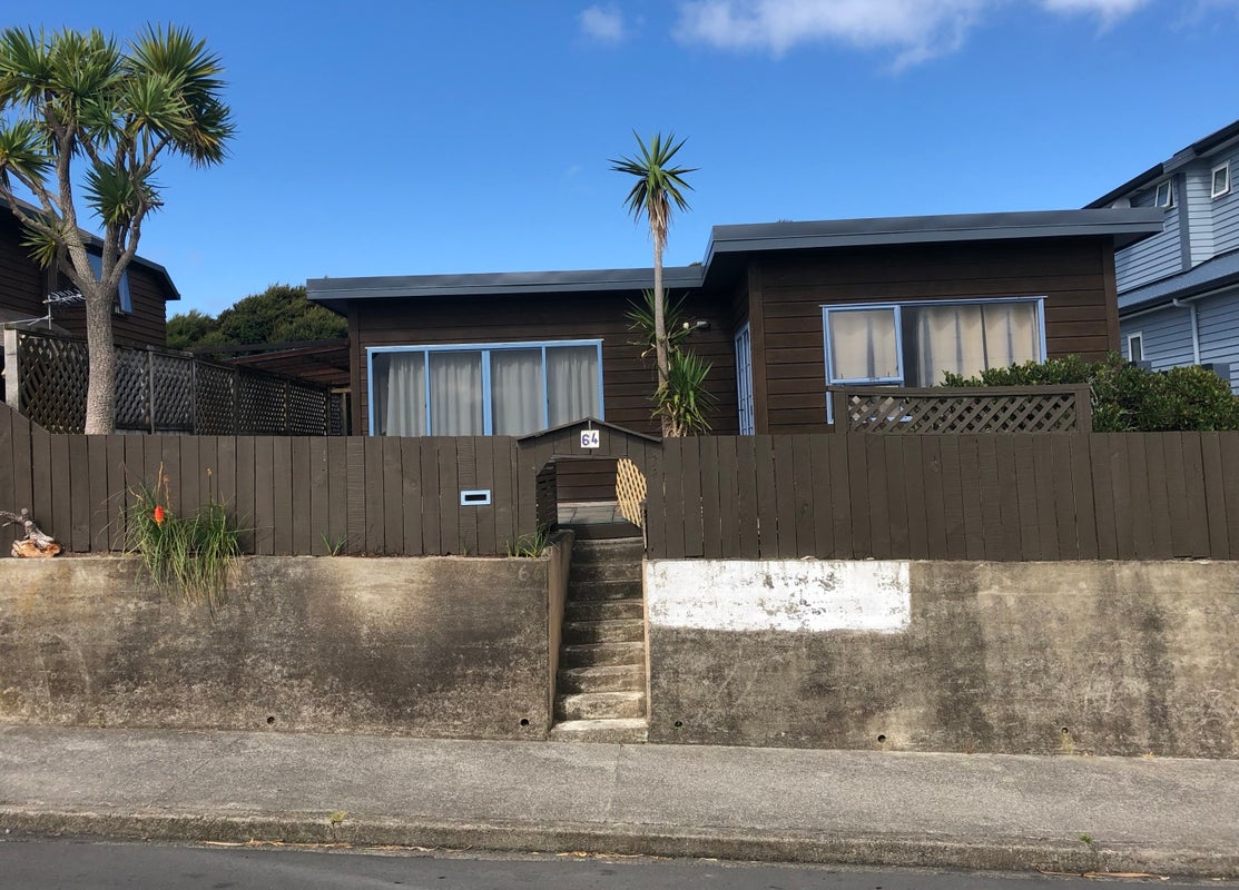 64 Motuhara Road, Plimmerton, Porirua - Carousel 1