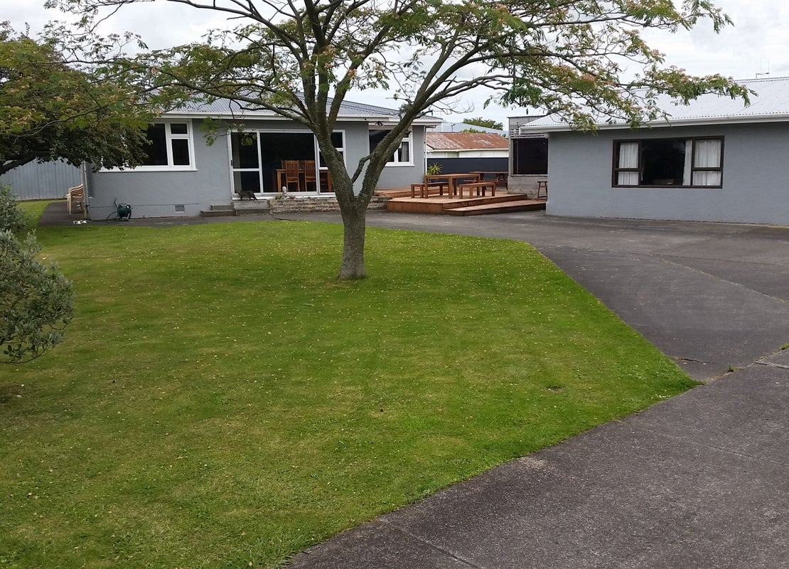 27A Featherston Street, Takaro, Palmerston North - Carousel 1