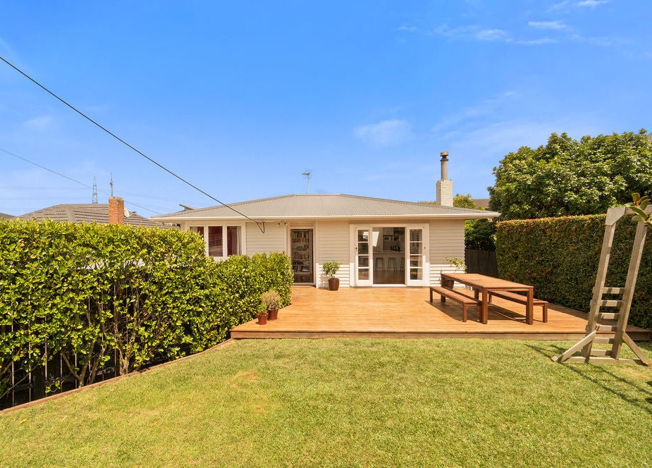 22 Karamu Street, Te Atatu Peninsula, Auckland - Carousel 1