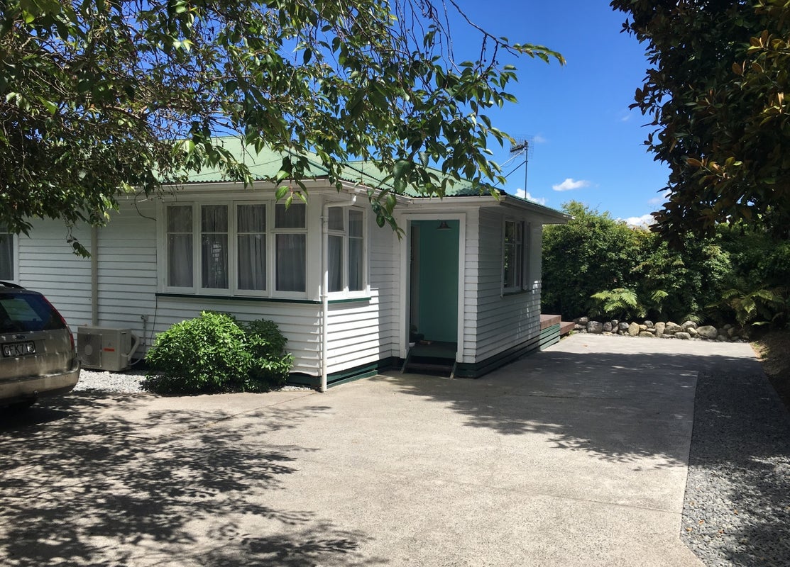 2/18 Arrowsmith Avenue, Waipahihi, Taupo - Carousel 1