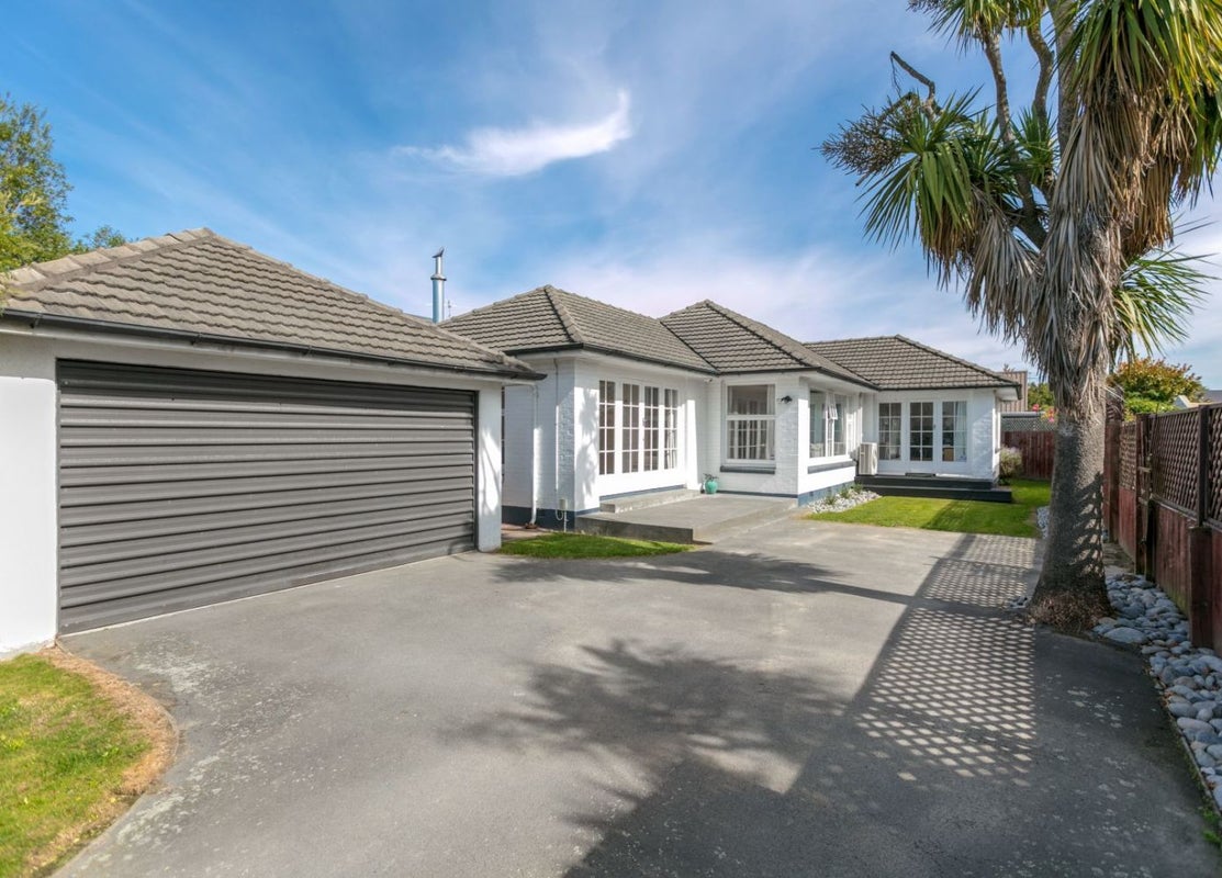 1/185 Memorial Avenue, Burnside, Christchurch - Carousel 1