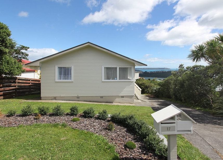 17 Limerick Grove, Ascot Park, Porirua - Carousel 1