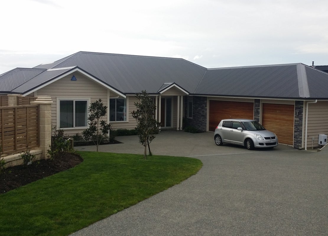 4 Linda Burke Way, Aotea, Porirua - Carousel 1