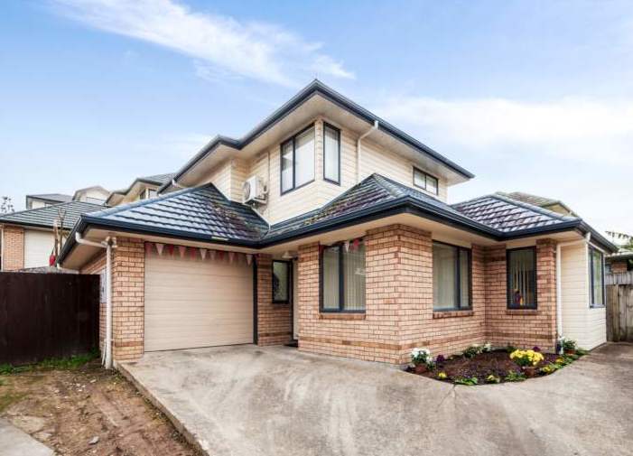 19 Elder Place, Massey, Auckland - Carousel 1