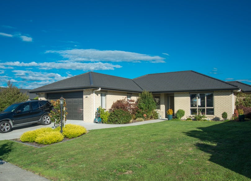 81 Mataroa Crescent, Flagstaff, Hamilton - Carousel 1