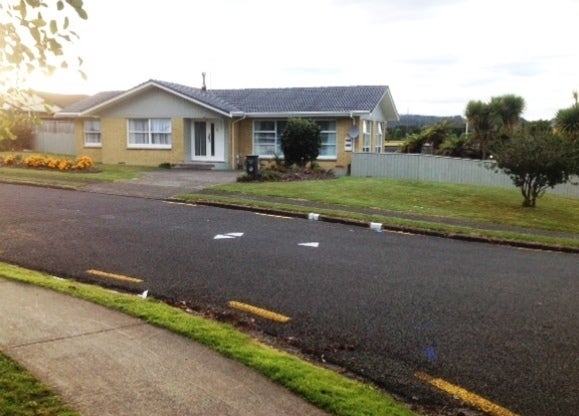 12 Petrie Street, Pomare, Rotorua - Carousel 1