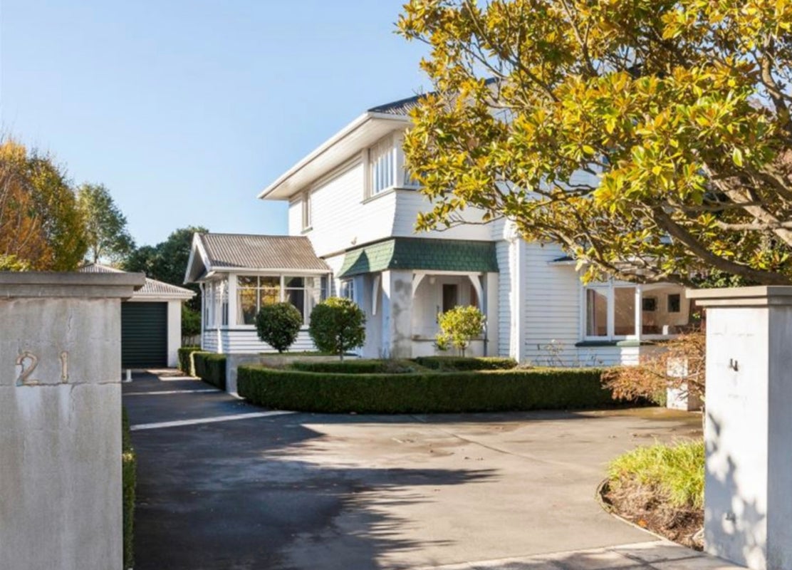 21 St Andrews Square, Strowan, Christchurch - Carousel 1