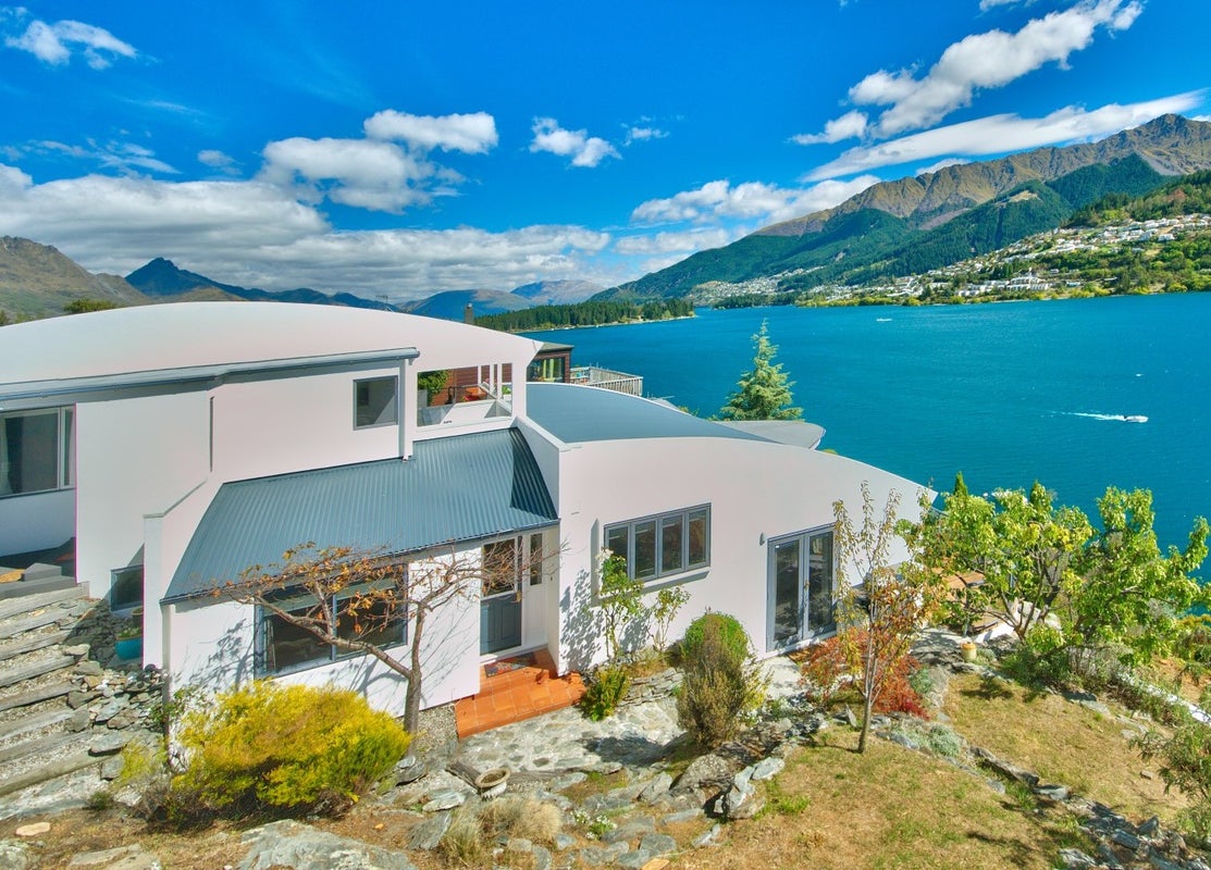 3 Mincher Road, Kelvin Heights, Queenstown - Carousel 1