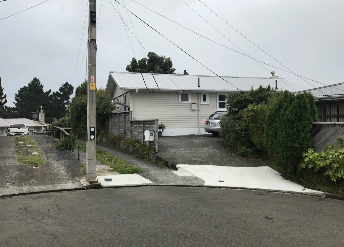 38 Lynda Avenue, Paparangi, Wellington - Carousel 1