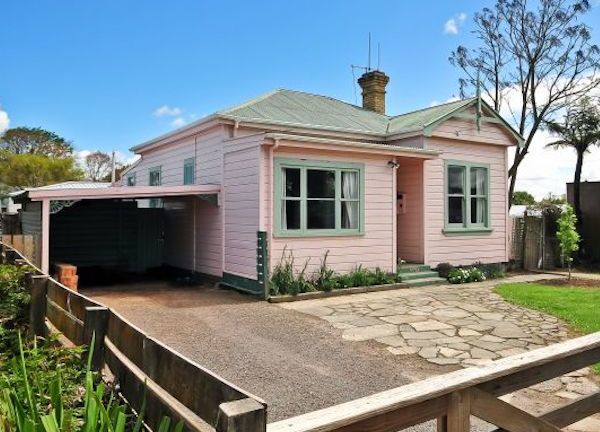 92 Rifle Range Road, Dinsdale, Hamilton - Carousel 1