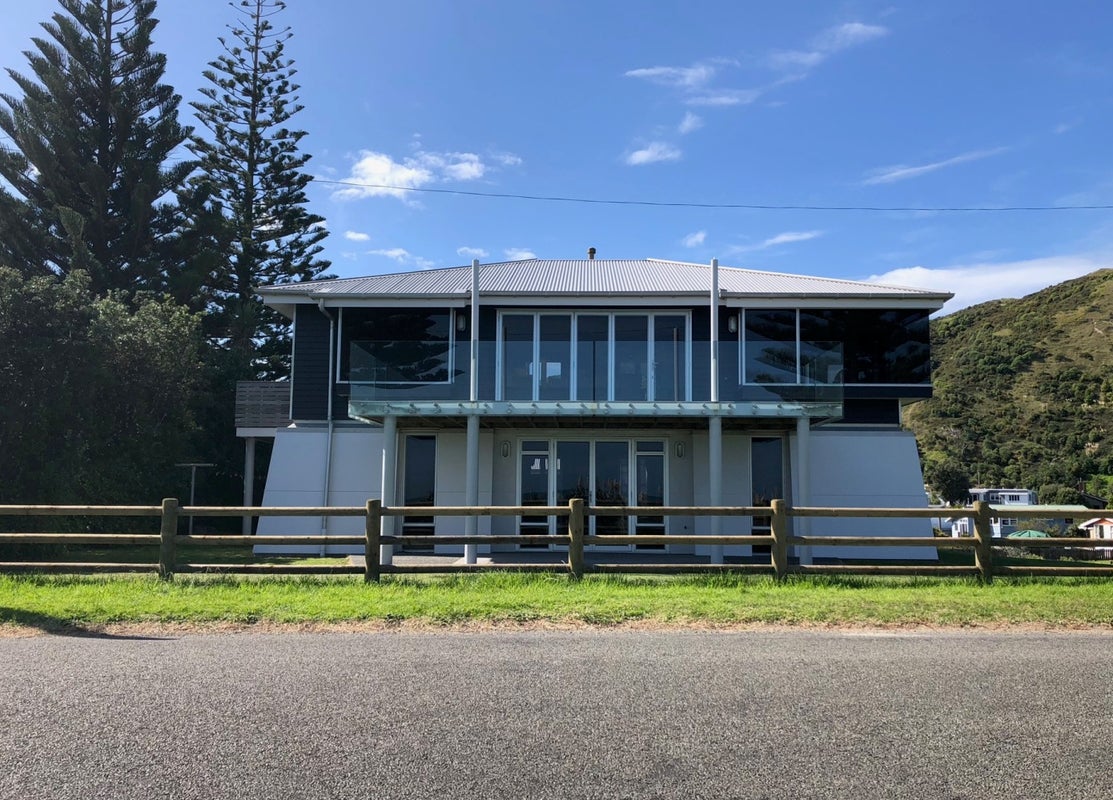 25 Moana Drive, Māhia - Carousel 1