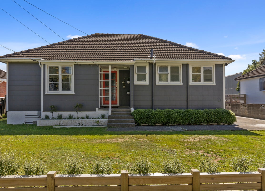 81 Naenae Road, Naenae, Lower Hutt - Carousel 1