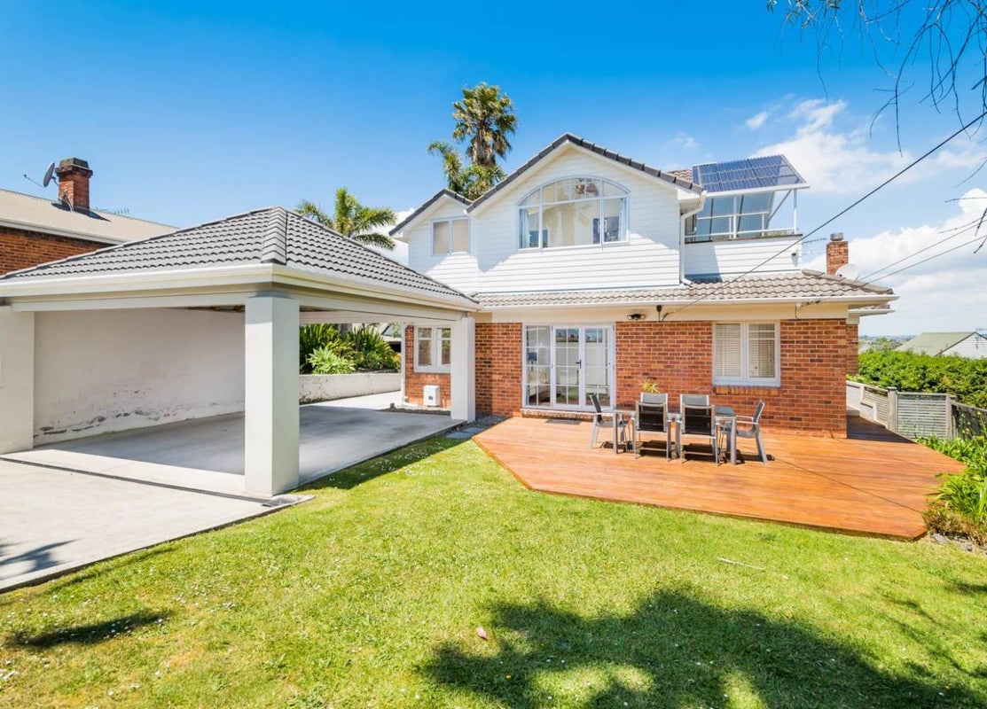 1/16 BAYVIEW RD, Hauraki, Auckland - Carousel 1