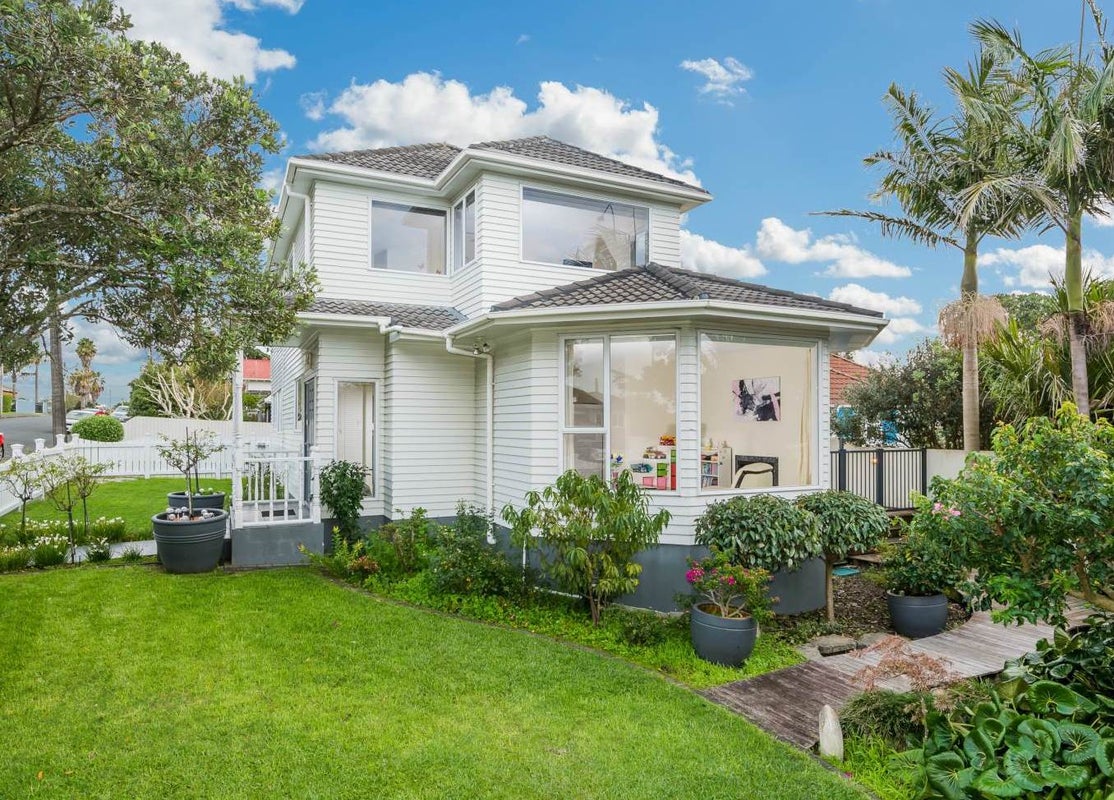 1A Bayview Road, Takapuna, Auckland - Carousel 1