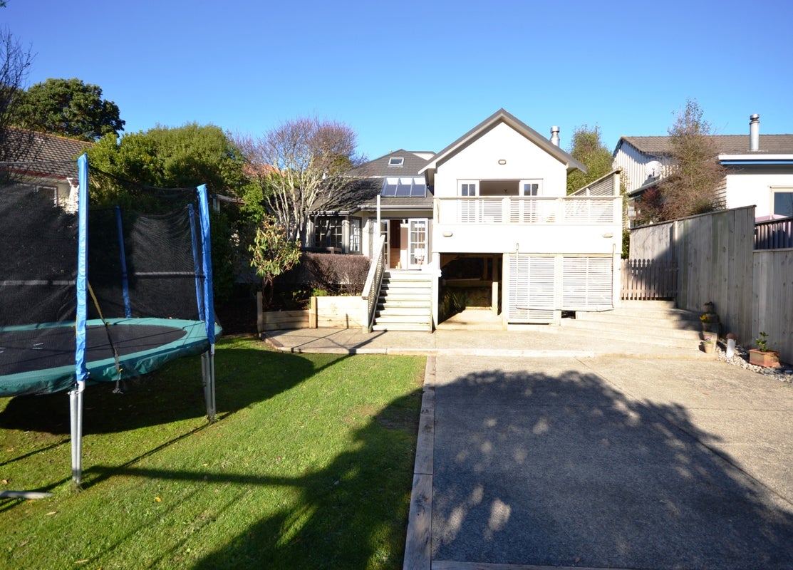 44 Bankot Crescent, Ngaio, Wellington - Carousel 1