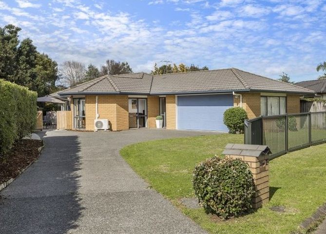 1/72 Swanson Road, Henderson, Auckland - Carousel 1