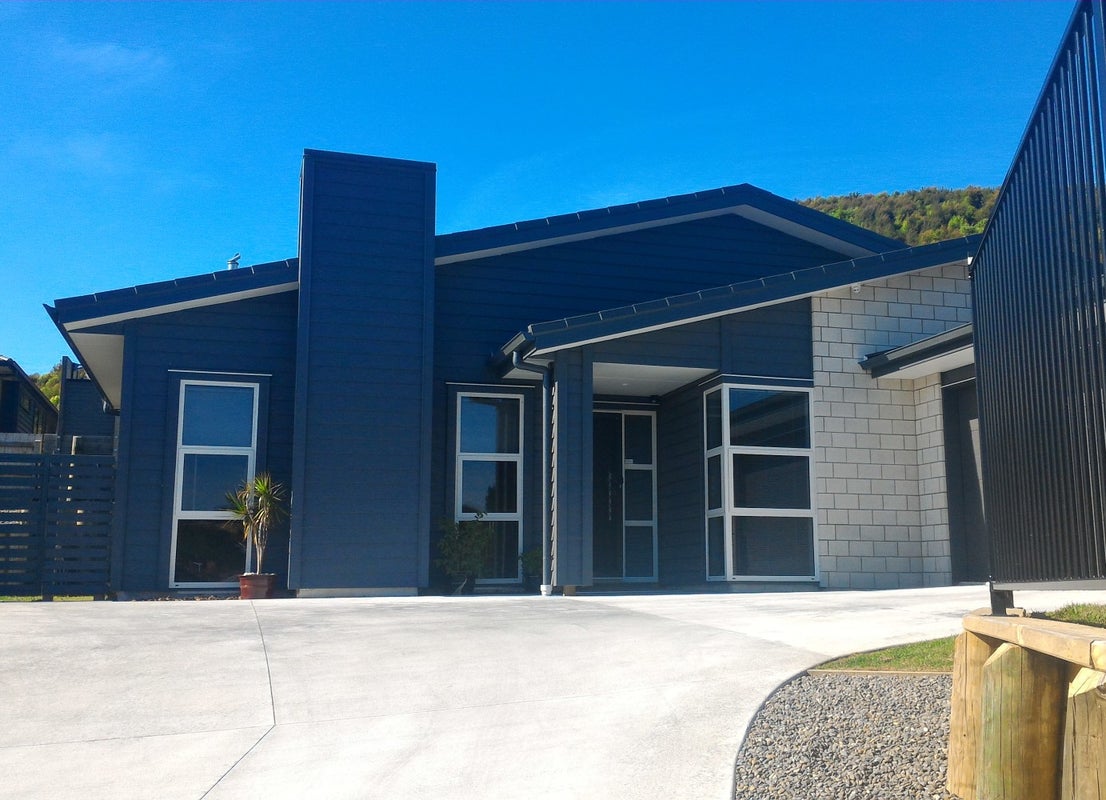 233 Lakes Boulevard, Pyes Pa, Tauranga - Carousel 1