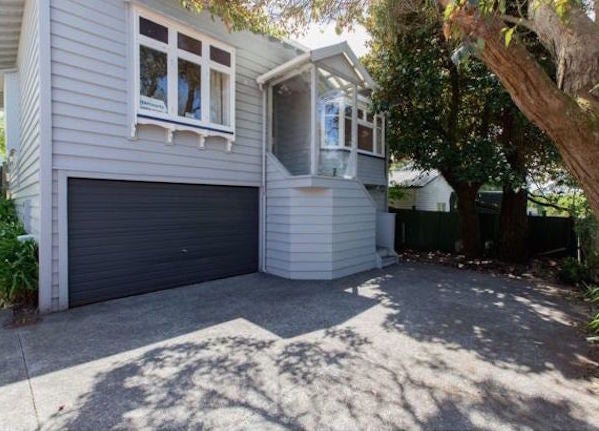 1521A Great North Road, Waterview, Auckland - Carousel 1