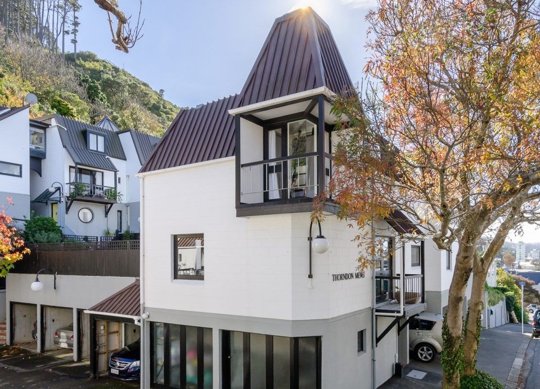 26/10 Pitarua Street, Thorndon, Wellington - Carousel 1