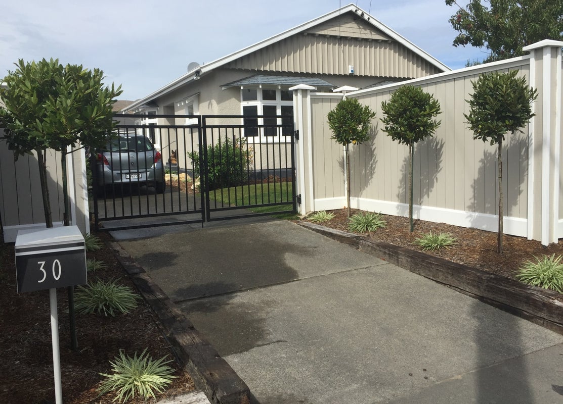 30 Gamblins Road, Saint Martins, Christchurch - Carousel 1