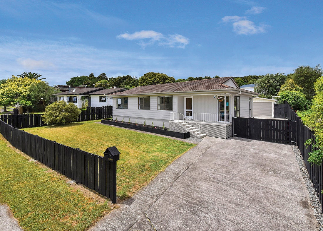 27 Aronia Way, Goodwood Heights, Auckland - Carousel 1