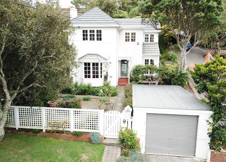 28 Ponsonby Road, Karori, Wellington - Carousel 1