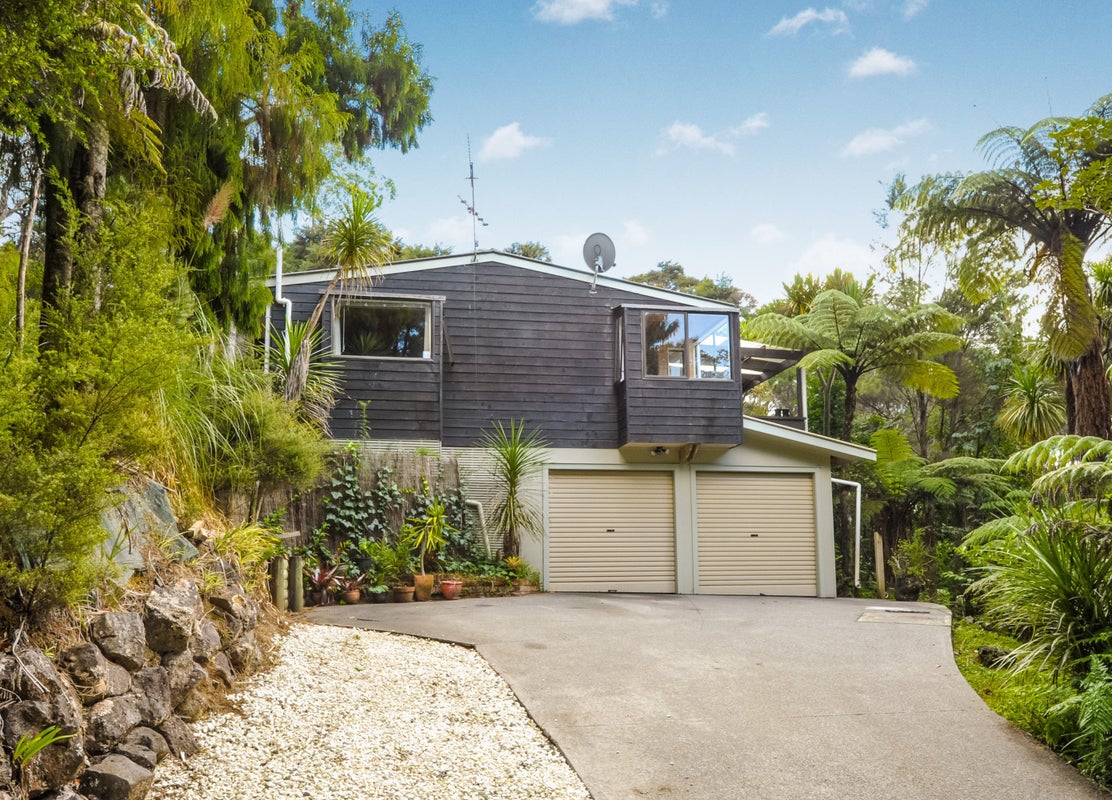 7 Hayes Road, Henderson Valley, Auckland - Carousel 1