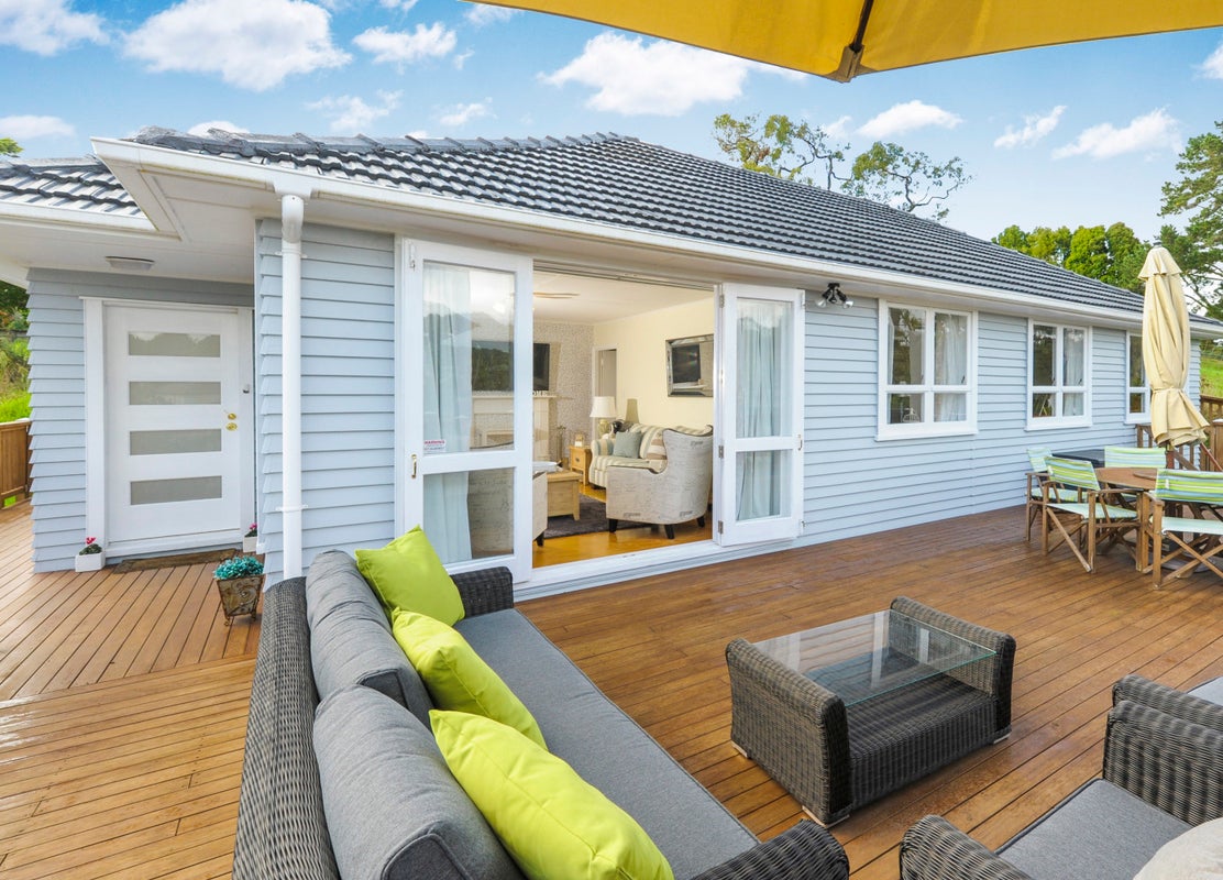 20 Awarangi Rise, Oratia, Auckland - Carousel 1
