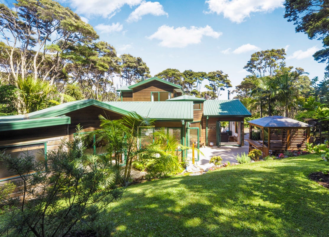 30 Cochran Road, Oratia, Auckland - Carousel 1