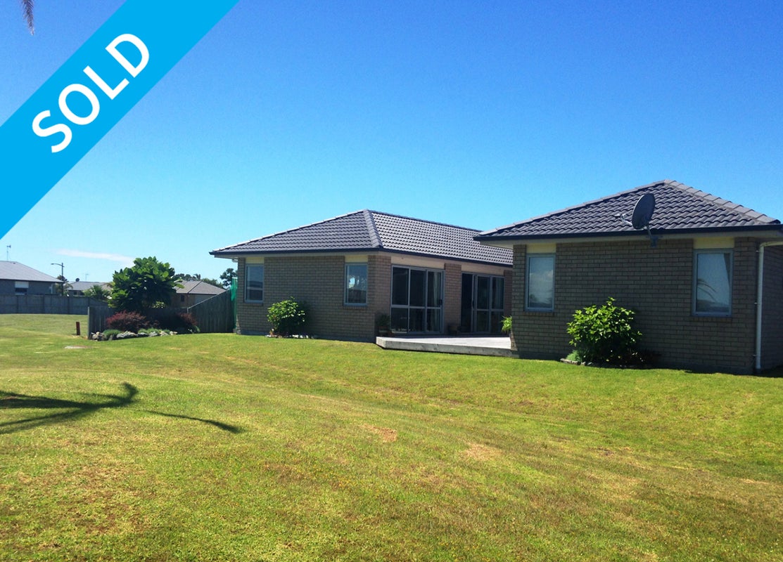 29 O'Farrell Drive, One Tree Point - Carousel 1