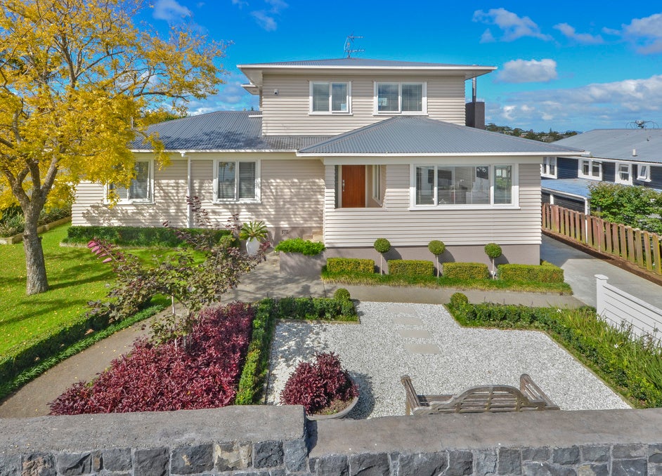 17B Sunnynook road, Forrest Hill, Auckland - Carousel 1