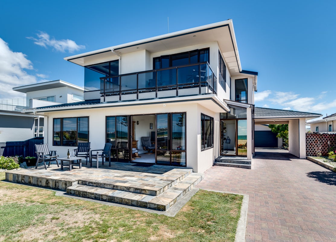 91 The Esplanade, Westshore, Napier - Carousel 1