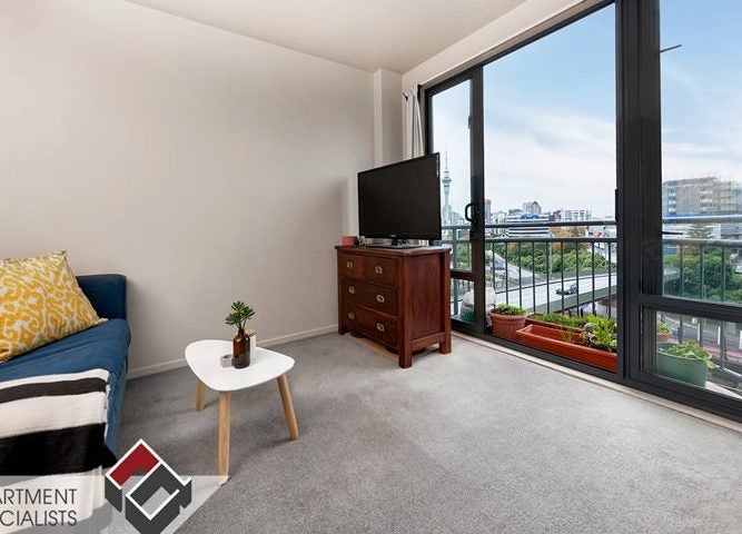 5H/11 Howe Street, Auckland Central, Auckland - Carousel 1