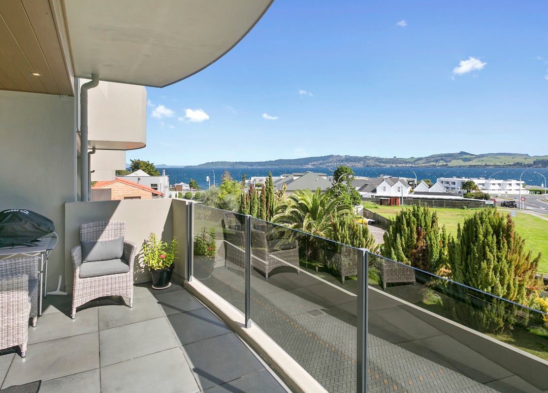 15 Napier Road, Hilltop, Taupo - Carousel 1