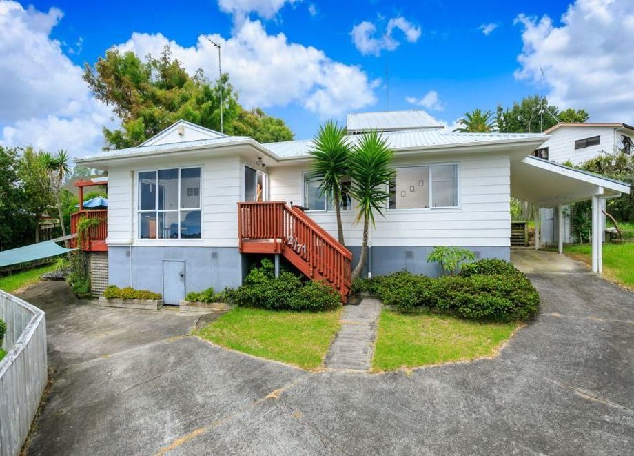 2/71 Trias Road, Totara Vale, Auckland - Carousel 1