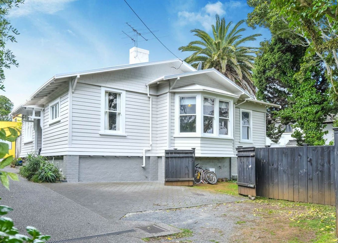 594 Mount Albert Road, Royal Oak, Auckland - Carousel 1