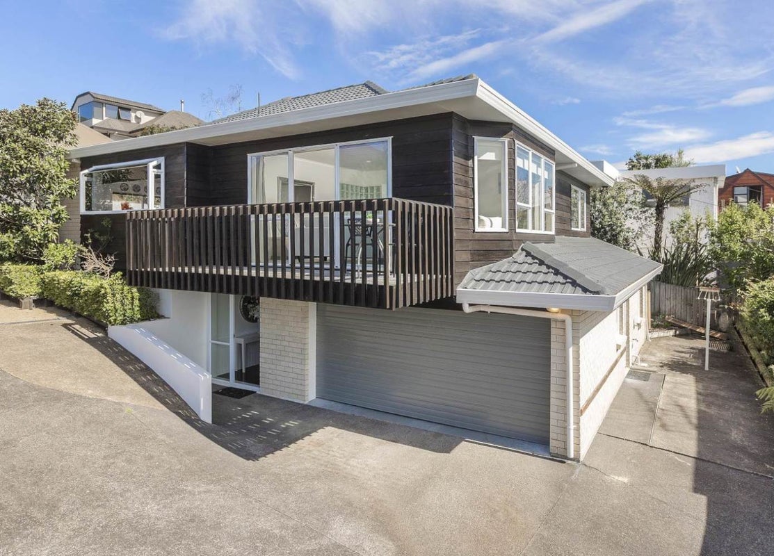 2/903 Beach Road, Waiake, Auckland - Carousel 1