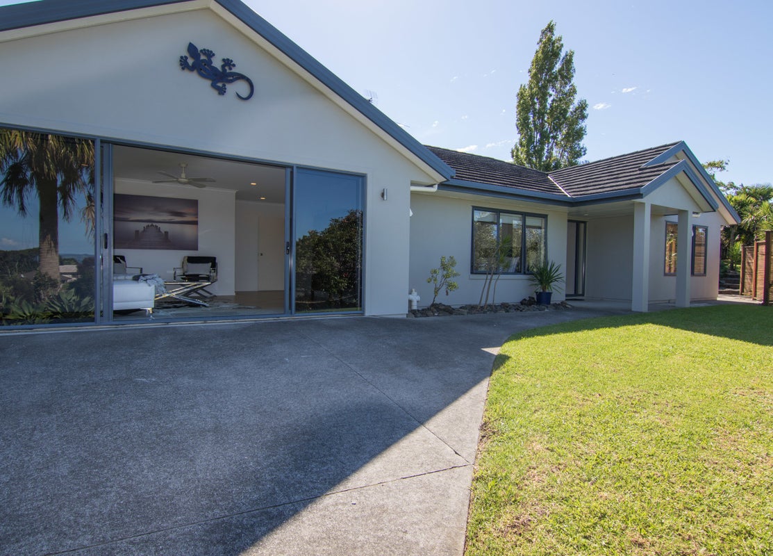 17 Albacore Way, Maraetai, Auckland - Carousel 1