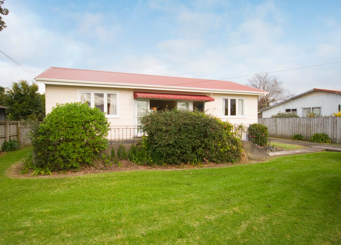 43 First View Avenue, Beachlands, Auckland - Carousel 1
