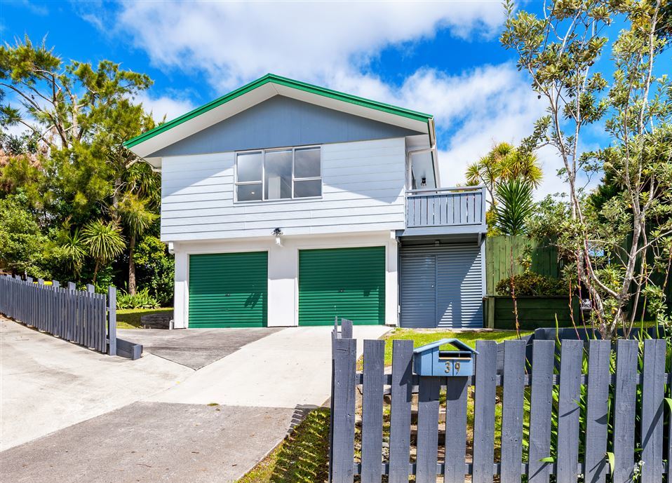 39 Lavelle Road, Henderson, Auckland - Carousel 1