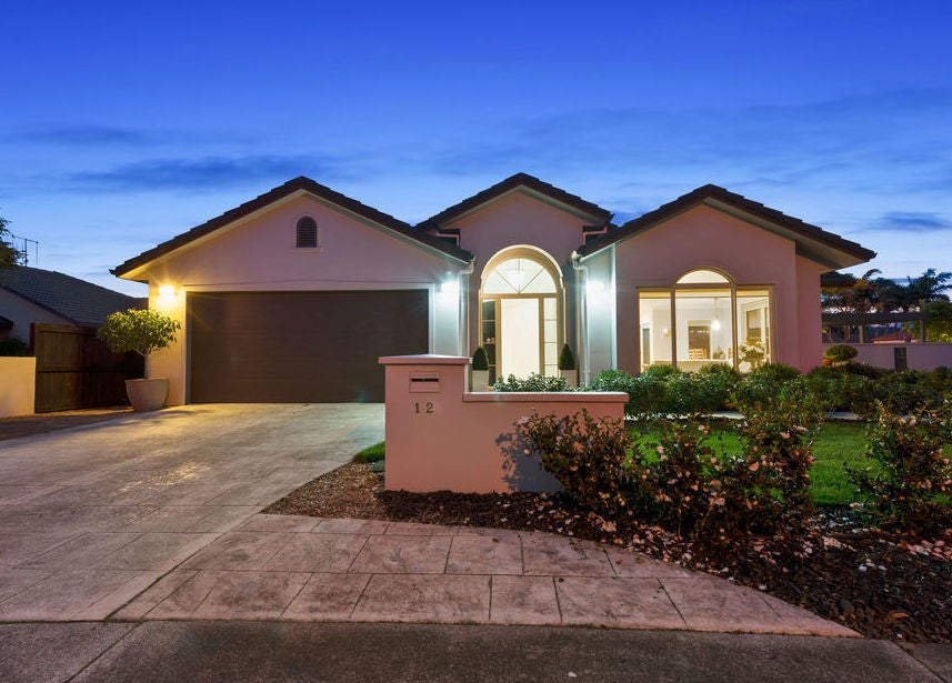 12 Kahira Crescent, Papamoa Beach, Papamoa - Carousel 1