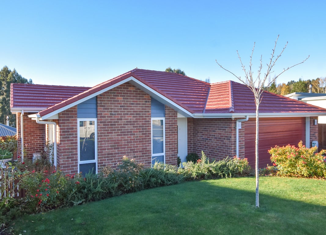 61 Grandvista Drive, Green Island, Dunedin - Carousel 1