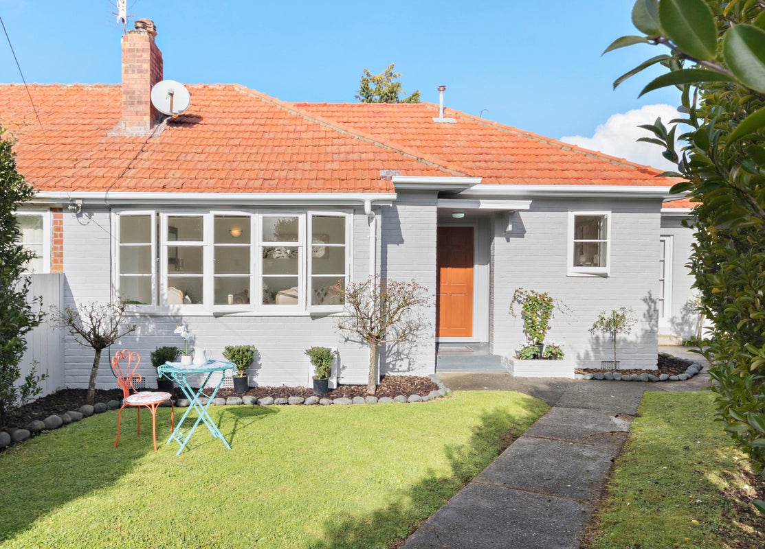 46 Waiohua Road, Greenlane, Auckland - Carousel 1