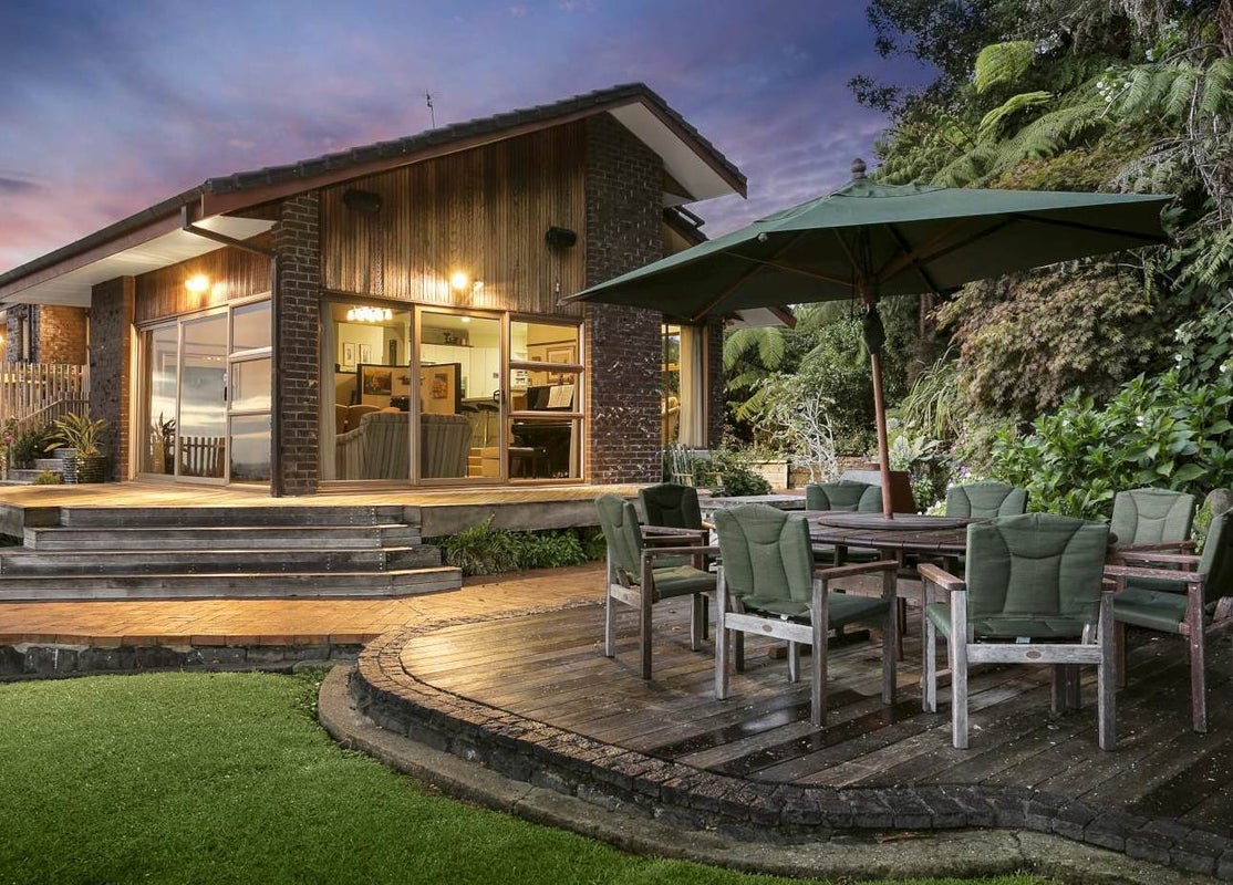 185 Shaw Road, Oratia, Auckland - Carousel 1